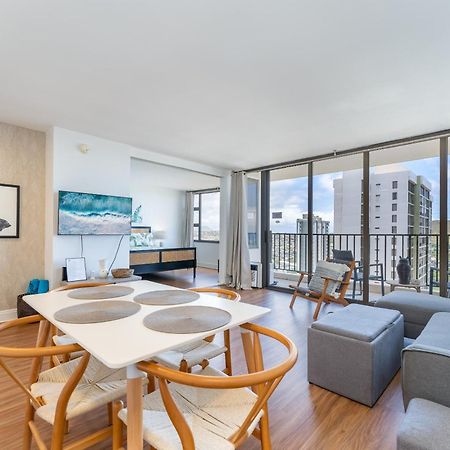 Waikiki Banyan W-Ocean Views With Free Parking! Lägenhet Honolulu Exteriör bild