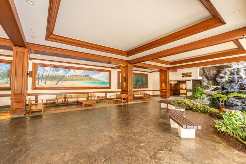 Waikiki Banyan W-Ocean Views With Free Parking! Lägenhet Honolulu Exteriör bild