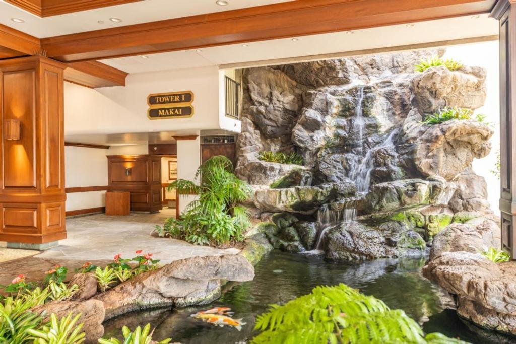 Waikiki Banyan W-Ocean Views With Free Parking! Lägenhet Honolulu Exteriör bild