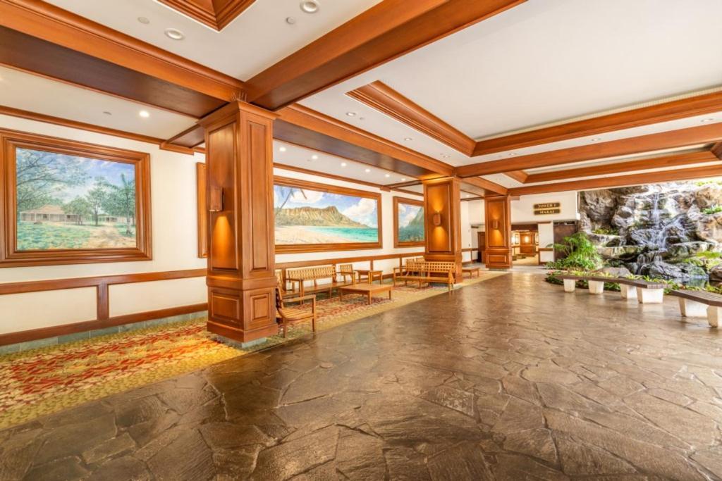 Waikiki Banyan W-Ocean Views With Free Parking! Lägenhet Honolulu Exteriör bild