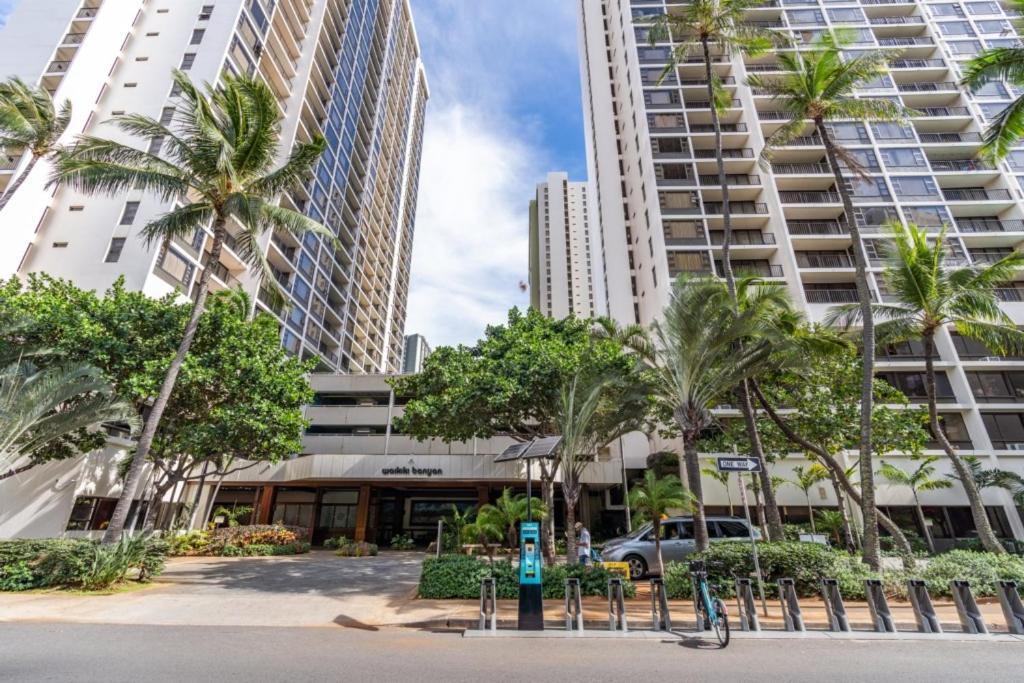 Waikiki Banyan W-Ocean Views With Free Parking! Lägenhet Honolulu Exteriör bild