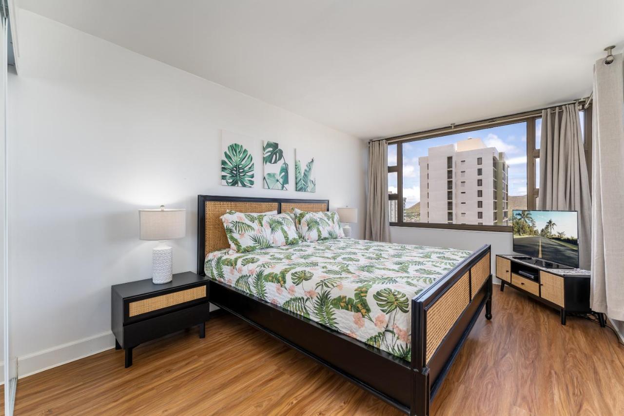 Waikiki Banyan W-Ocean Views With Free Parking! Lägenhet Honolulu Exteriör bild