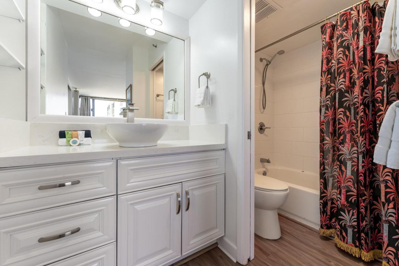 Waikiki Banyan W-Ocean Views With Free Parking! Lägenhet Honolulu Exteriör bild